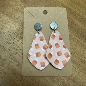 5/$10 Candy corn Patterned Earrings‎